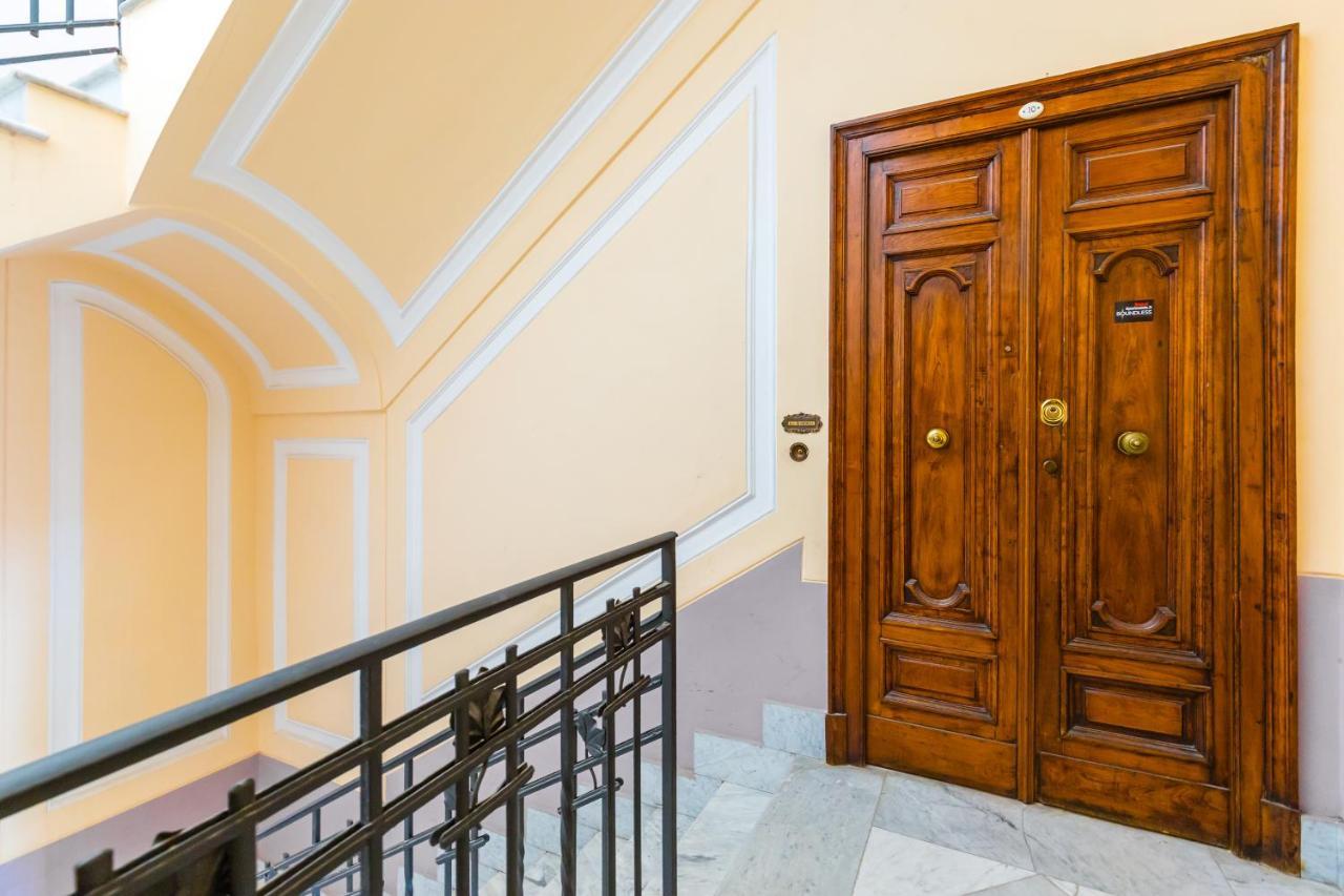 Grand Classic Apartment At San Martino By Napoliapartments Exterior photo