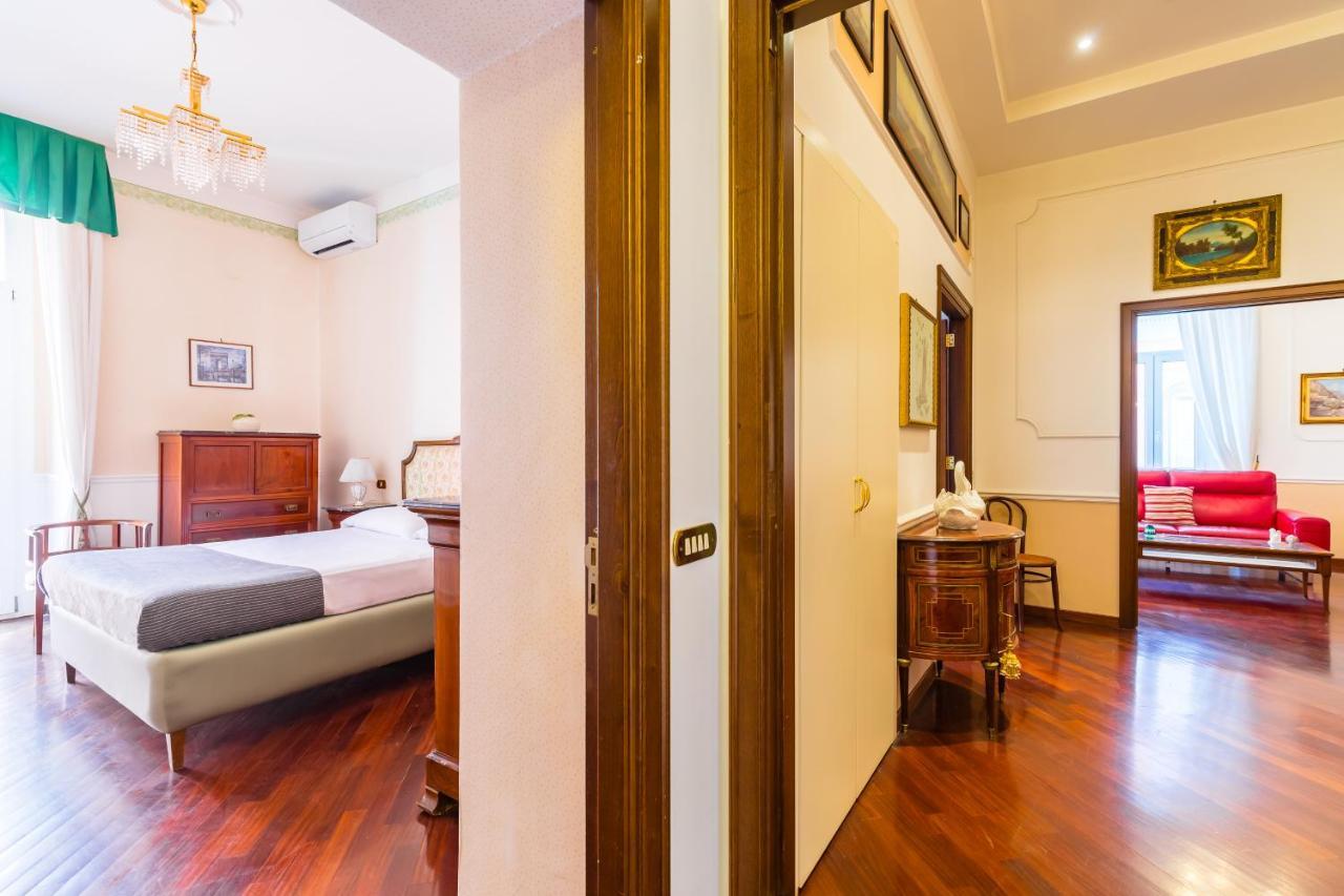 Grand Classic Apartment At San Martino By Napoliapartments Exterior photo